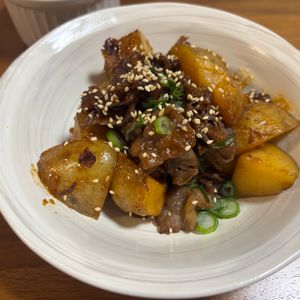 こむぎの作ってみた!投稿(【じゃがいもと牛肉の煮っころがし】こってり甘辛！)