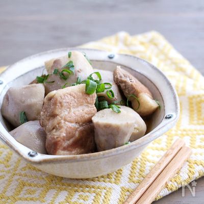 豚ばらと里芋の煮っころがし風（白だし）