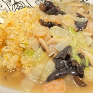 すみれの作ってみた!投稿(【五目あんかけ炒飯】夫が絶賛！レンジ&フライパンで同時調理♡)