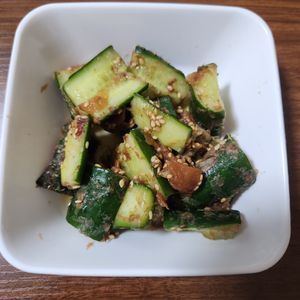 とももの作ってみた!投稿(お箸が止まらない＊かつお梅きゅうり)
