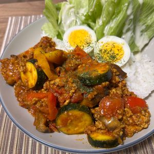 単身赴任おじさんの作ってみた!投稿(ごろっと♪夏野菜キーマカレー)