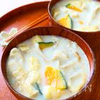 栄養たっぷり◎かぼちゃと舞茸の豆乳味噌汁