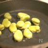 旬を味わうバケットのおつまみ‼︎『そら豆ブルスケッタ』の工程2