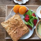 朝食おやつに甘香ばしい♪アーモンドフラワーのクッキートースト