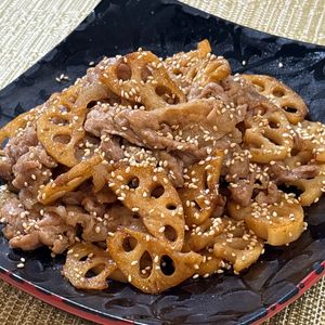 楽ラク手抜キッチン🐶🐾の作ってみた!投稿(甘辛さっぱり♩豚肉とれんこんの甘酢炒め)