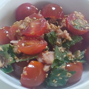 オレンジの作ってみた!投稿(トマトと大葉の《旨だし♡ツナサラダ》)