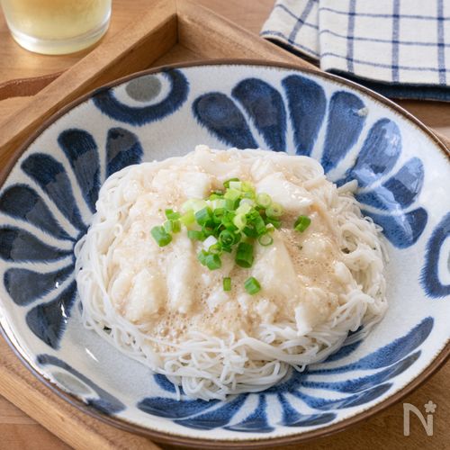うどんスープでうま味抜群!爆速『叩き山芋の冷やしそうめん』