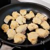 『鶏むね肉と長ねぎの甘酢炒め』照りっと絡む♡ご飯が進む♬の工程2