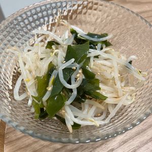 Natsukoの作ってみた!投稿(レンジで完成‼︎『もやしとわかめの中華サラダ』１分簡単副菜♡)