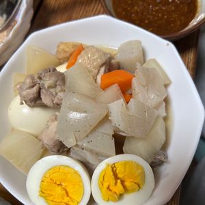 ゆくゆくの作ってみた!投稿(おかずになるおでん！『鶏のおでん風煮込み』～胡麻味噌だれ～)