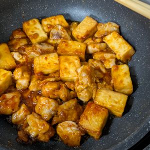 ひろみんmamaの作ってみた!投稿(【厚揚げヤンニョムチキン】鶏むね肉×厚揚げで韓国風節約おかず)