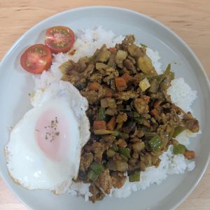 ゆいの作ってみた!投稿(【夏野菜のドライカレー】炒めるだけ！パパッと絶品カレー♪)