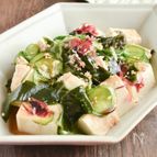 【ヘルシーなあと1品！】豆腐と海藻の韓国風サラダ