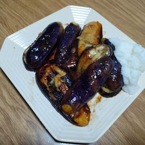 しぃちゃんの作ってみた!投稿(食欲倍増！【なすと豚バラの梅照り焼き】なすに挟むだけ！)