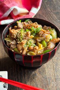 ５分で出来た！牛肉とネギのオイスター丼　別皿でおかずにしても
