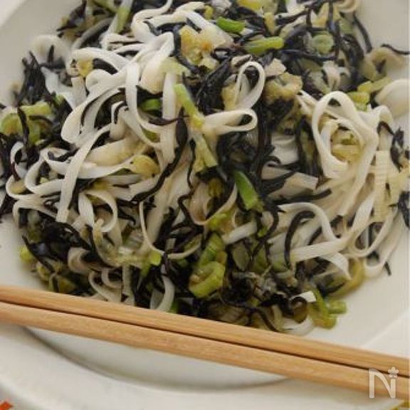 ひじきとねぎの焼きうどん