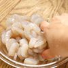レンチン5分の「エビチリ春雨」美味しくカサ増し！の下準備
