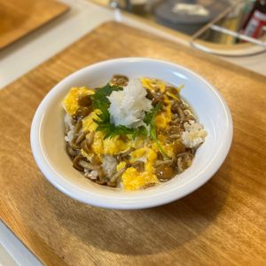 ちーたんの作ってみた!投稿(なめこあんかけオムライス│白だし香るやさしい味わいの一皿)