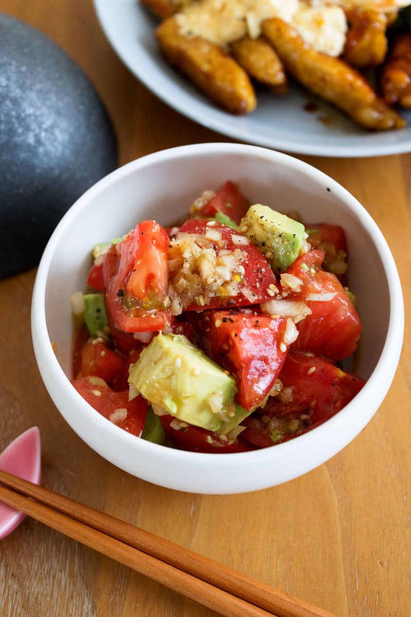 トマトとアボカドの中華風サラダ』簡単◎切って混ぜるだけ