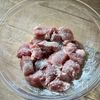お手頃！角切り肉で大満足【ひとくちトンテキ風】の下準備