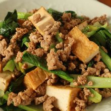 小松菜と厚揚げのそぼろ煮