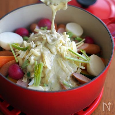 あとがけ★山盛りチーズのアンチョビソース鍋