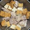 焼き長ねぎが香ばしい♪鶏肉と厚揚げのごろっと味噌汁の工程2