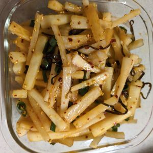 yossyの作ってみた!投稿(【12kgやせた管理栄養士考案】大量消費に！無限ピリ辛大根)