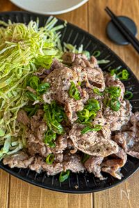 キャベツも旨い《豚こまで簡単♡旨塩焼肉》