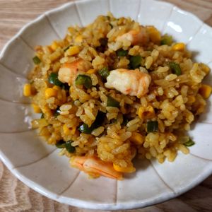 1063890の作ってみた!投稿(ピリ辛カレー味が食欲そそる❤海老とコーンのカレーピラフ🍛🥄)