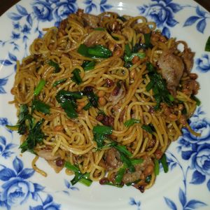 たりおの作ってみた!投稿(納豆嫌いもよろこぶ！納豆とニラのこんがり醤油焼きそば)