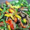 冷凍できるお弁当おかず　きのことパプリカのカレーソテーの工程3