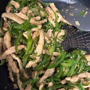 689918の作ってみた!投稿(【鶏むね肉とピーマンの青椒肉絲風】食材２つで！コスパ抜群♪)
