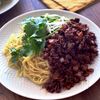 冷たい麺と熱々肉味噌が美味しい!夏に食べたい炸醤麺!!