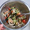 鯖缶ときゅうりのさっぱり冷やしうどん│火を使わず缶詰でコク旨の工程5