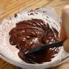 材料2つ！混ぜて冷やすだけ【濃厚チョコアイス】の工程1