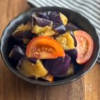 豆板醤でパパッと和えるだけ！なすとトマトのピリ辛中華和え