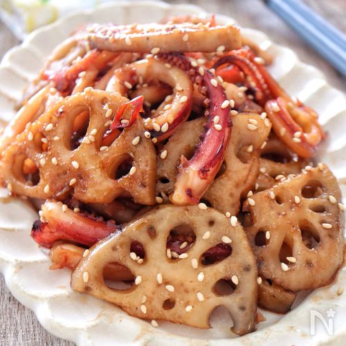 簡単なのに絶品!蓮根といかの甘辛しょうが焼き♩旨みたっぷり
