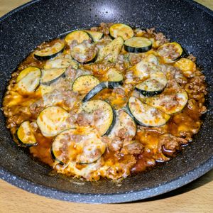joe sanの作ってみた!投稿(【ズッキーニのミートチーズ焼き】フライパン一つで完成♪)