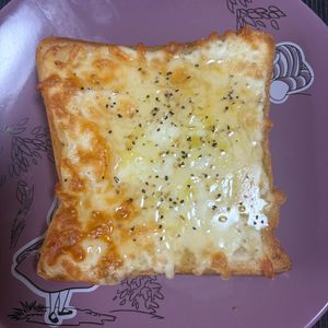 ゆっこの作ってみた!投稿(ハマる！やみつき絶品【はちみつチーズトースト】)