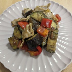 ゆいの作ってみた!投稿(【豚こまと茄子のこってり味噌炒め】味噌×オイスターで絶品♡)