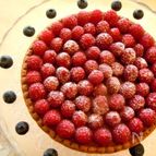 ラズベリーぎっしり濃厚ダークチョコタルト