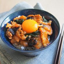 具沢山の「豚キムチ丼」