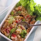 レタスとカニかまの焦がし醤油バターチャーハン