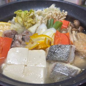 みーこの作ってみた!投稿(スープまで飲み干せる♡絶品♡おすすめ♡鶏塩生姜鍋♡)
