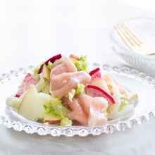 白菜と生ハムと赤かぶのサラダ