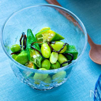 本当に混ぜるだけ！枝豆とオクラのやみつき塩昆布和え