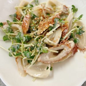 サラの作ってみた!投稿(【貝割れと竹輪のわさマヨ和え】わさびが最高！抱えて食べたい◎)