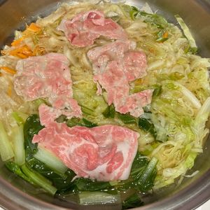 すみれの作ってみた!投稿(身体ぽっかぽか♡『千切り野菜の豚しゃぶ生姜鍋』)