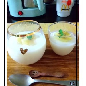 チョロリスの作ってみた!投稿(レンジで簡単！混ぜて冷やすだけの牛乳ゼリー！)